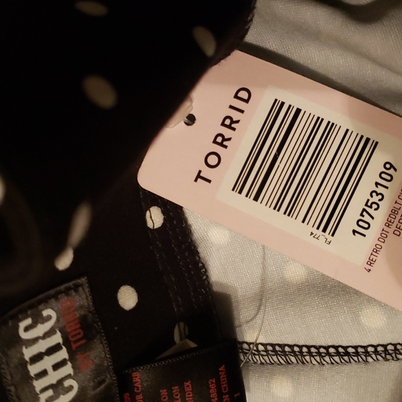 Torrid poke dot ponte leggings - Picture 5 of 6